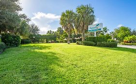 Tequesta Palms Inn  2*